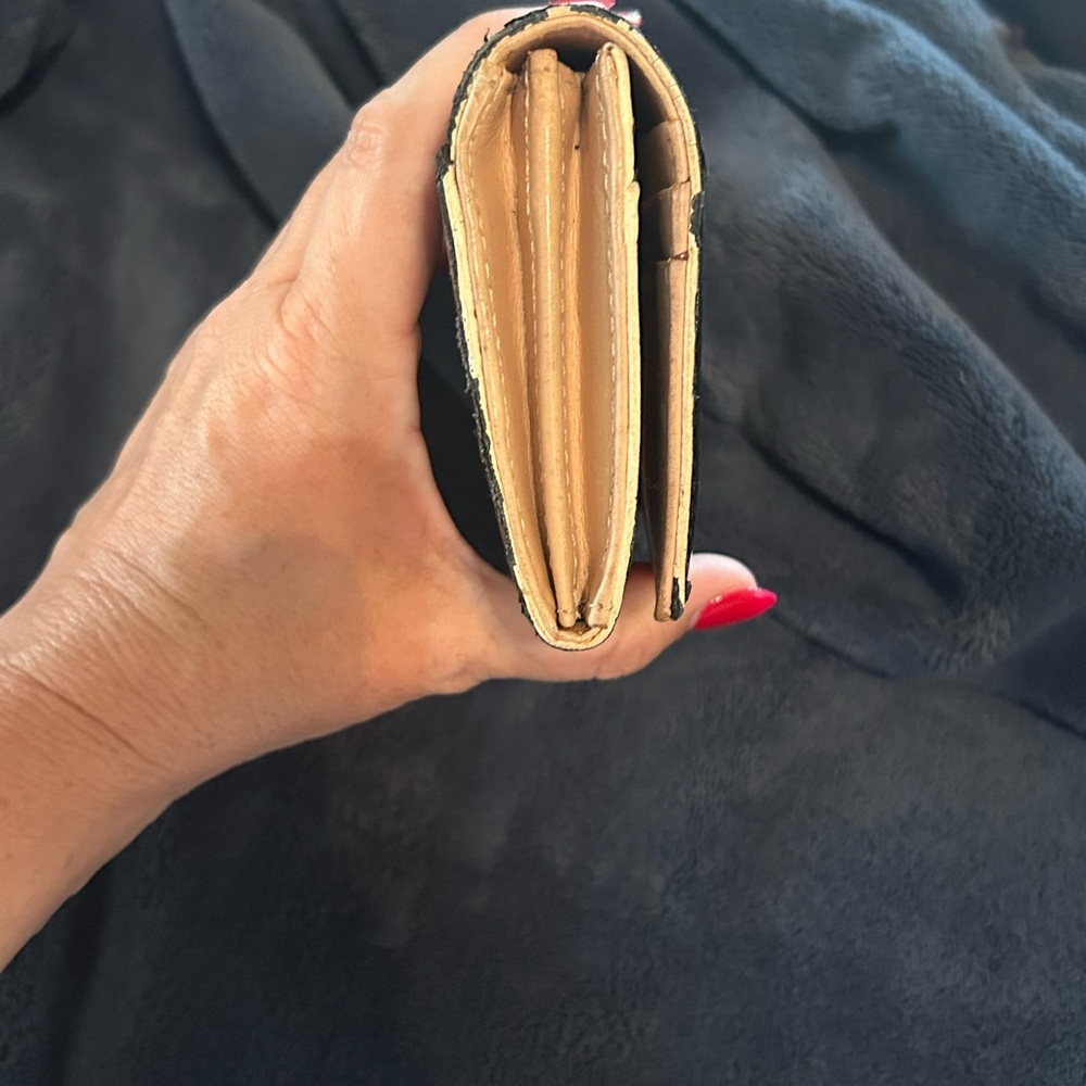 Kate Spade Glossy Black Wallet - Picture 3 of 6
